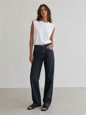 Women's Straight Leg Jeans in Washed Black